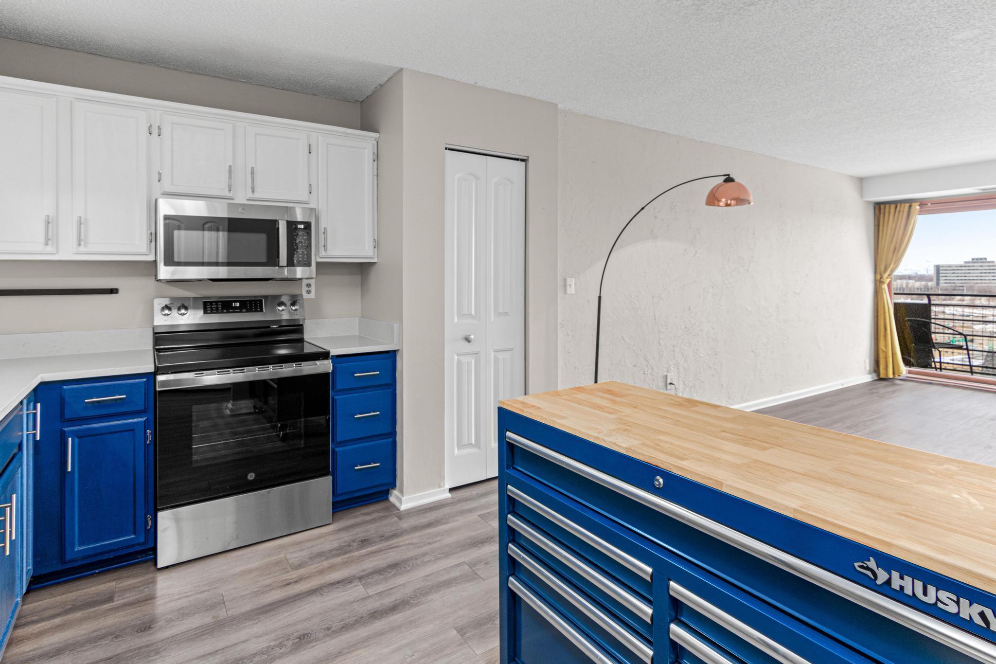 66 9th Street E 1910