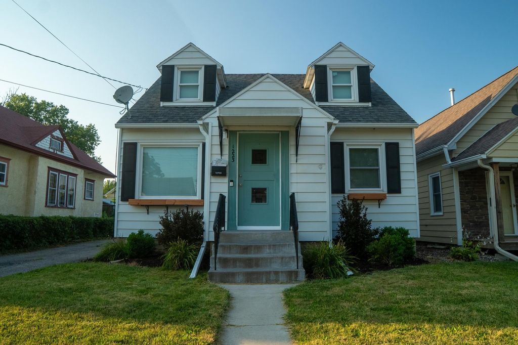 Photo of 1223 2nd Street NE, Rochester, MN 55906 (MLS # 7116868)