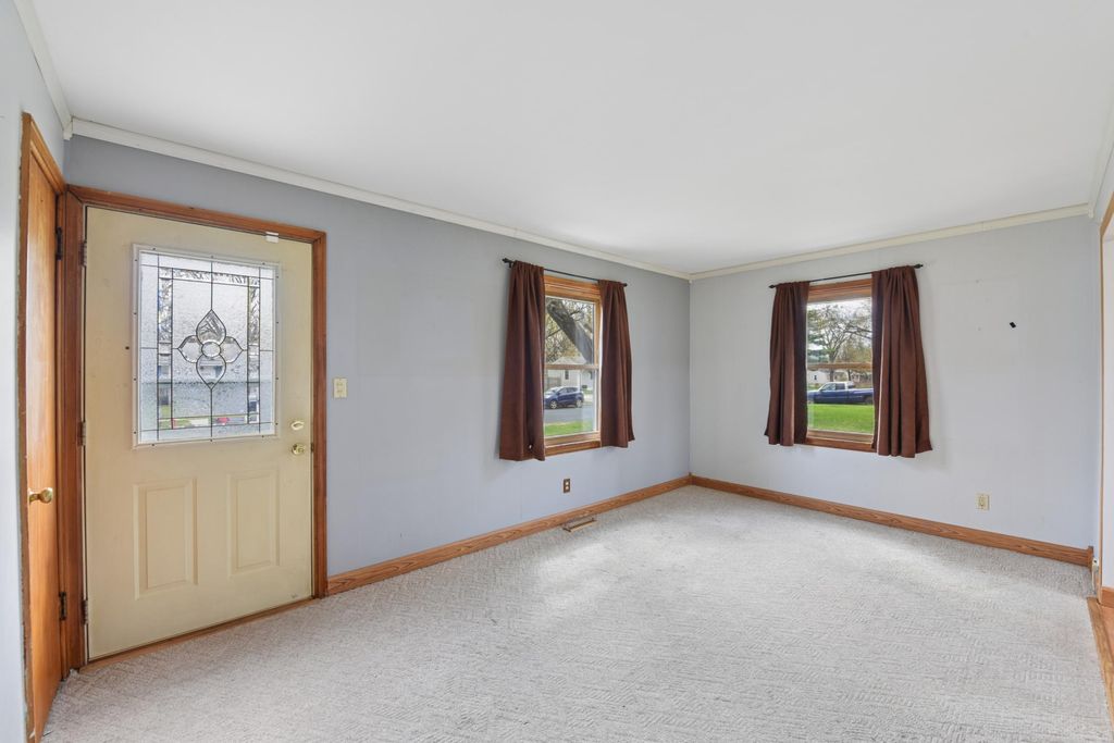 Photo of 8300 Clinton Avenue S, Bloomington, MN 55420 (MLS # 7048619)