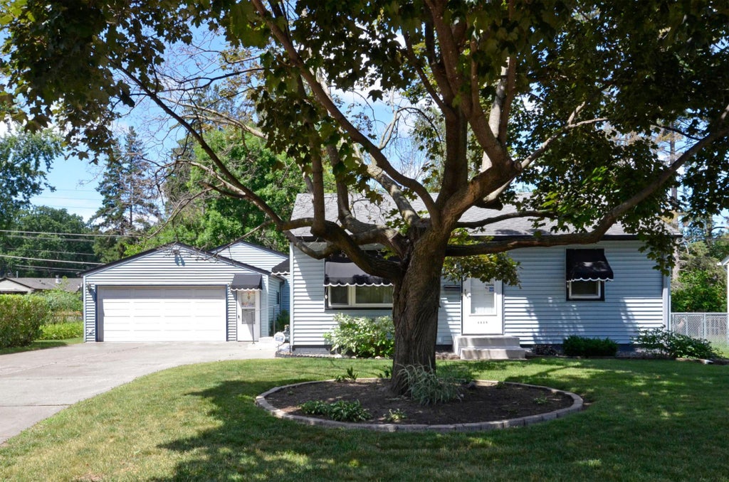 Photo of 4639 Colorado Avenue N, Crystal, MN 55422 (MLS # 7100483)