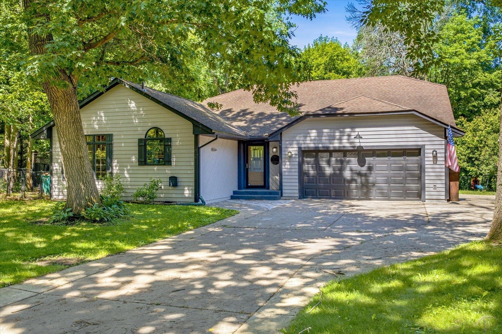 Photo of 4785 Mayelin Avenue NE, Saint Michael, MN 55376 (MLS # 7099692)