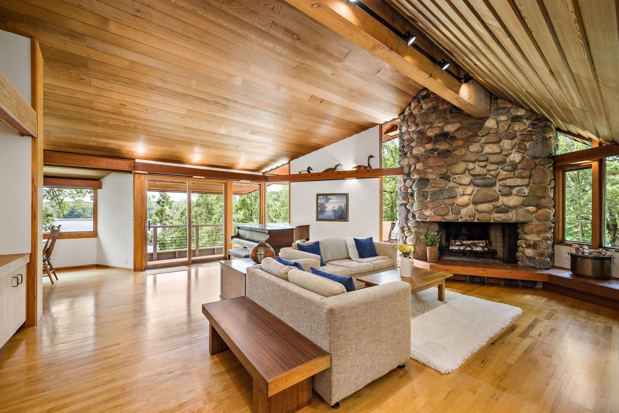 1680 Blackhawk Cove