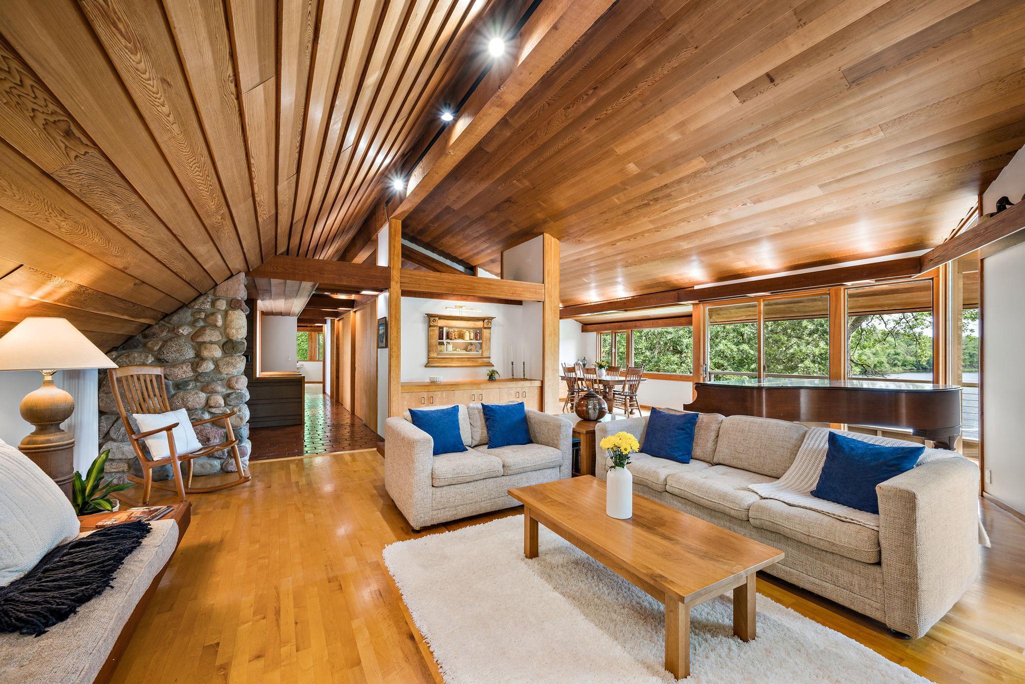 1680 Blackhawk Cove