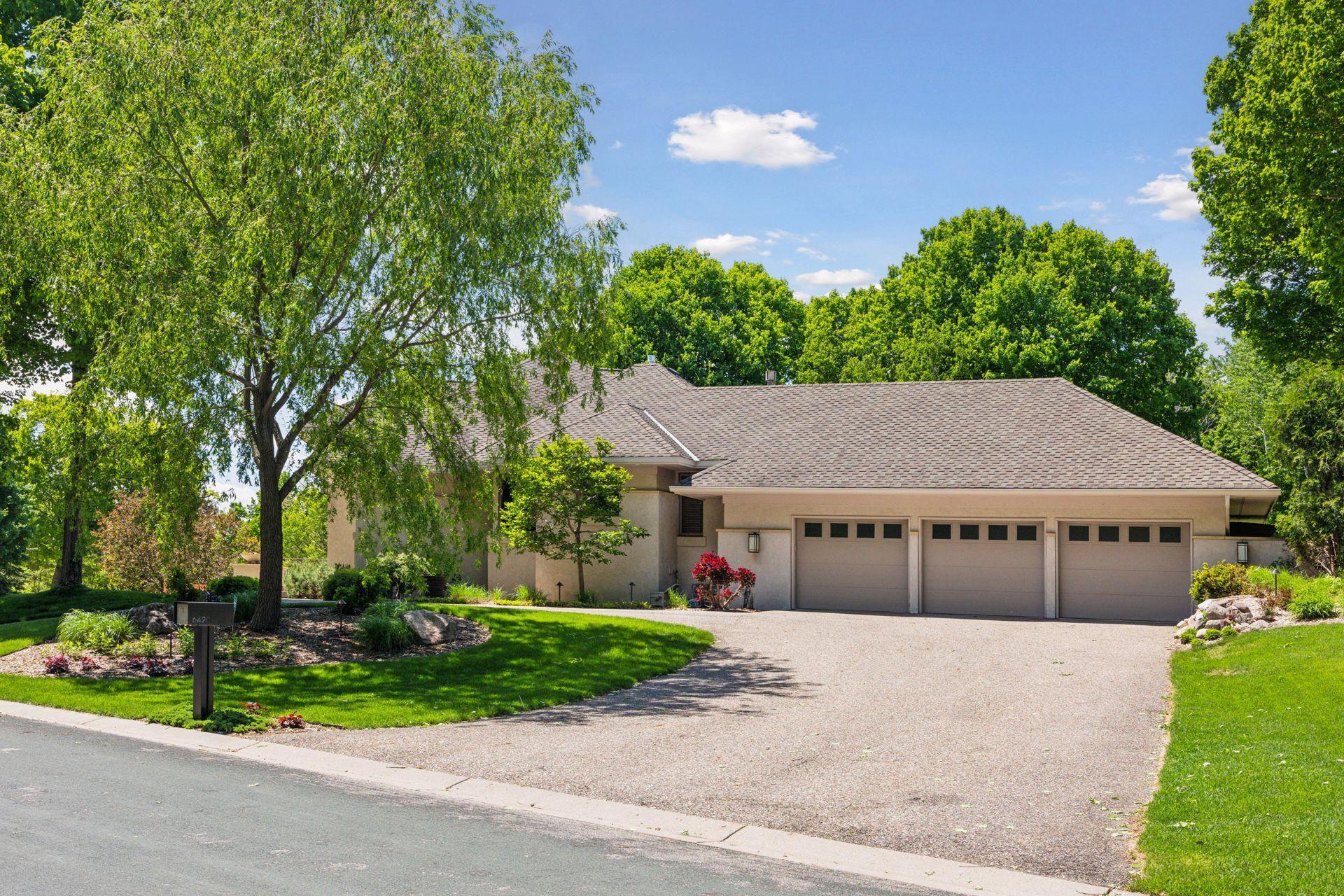 6420 Thornberry Curve