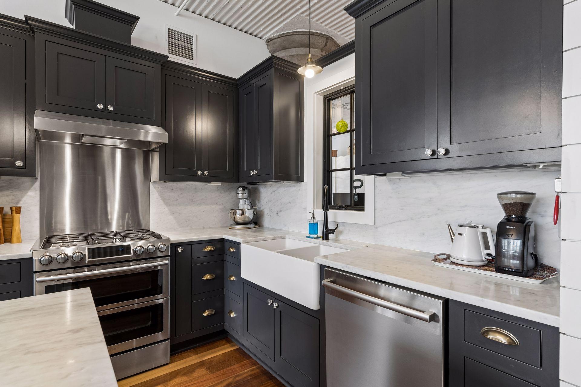 225 9th Street E 306