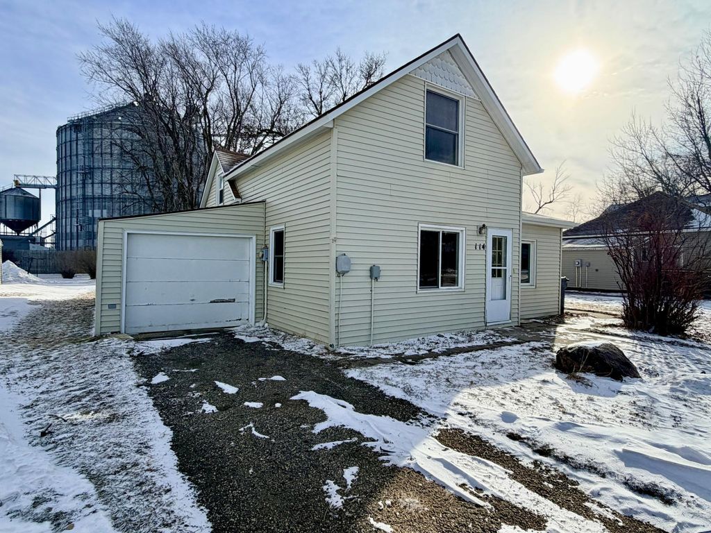 Photo of 114 S Thompson Avenue, Rushmore, MN 56168 (MLS # 7011813)