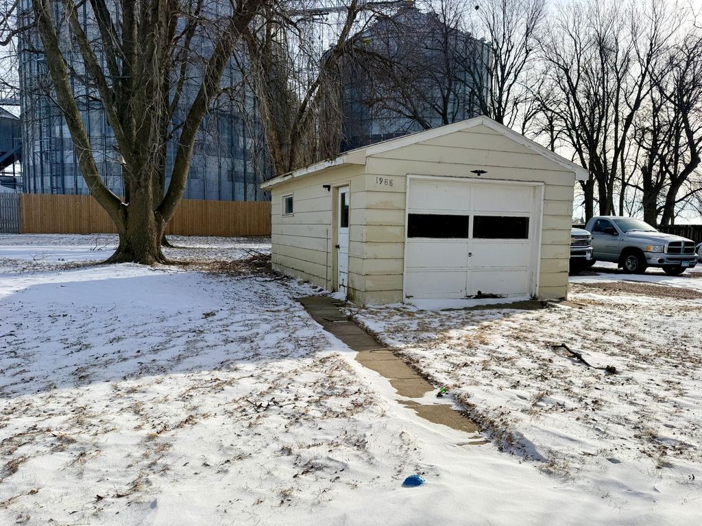 Photo of 114 S Thompson Avenue, Rushmore, MN 56168 (MLS # 7011813)