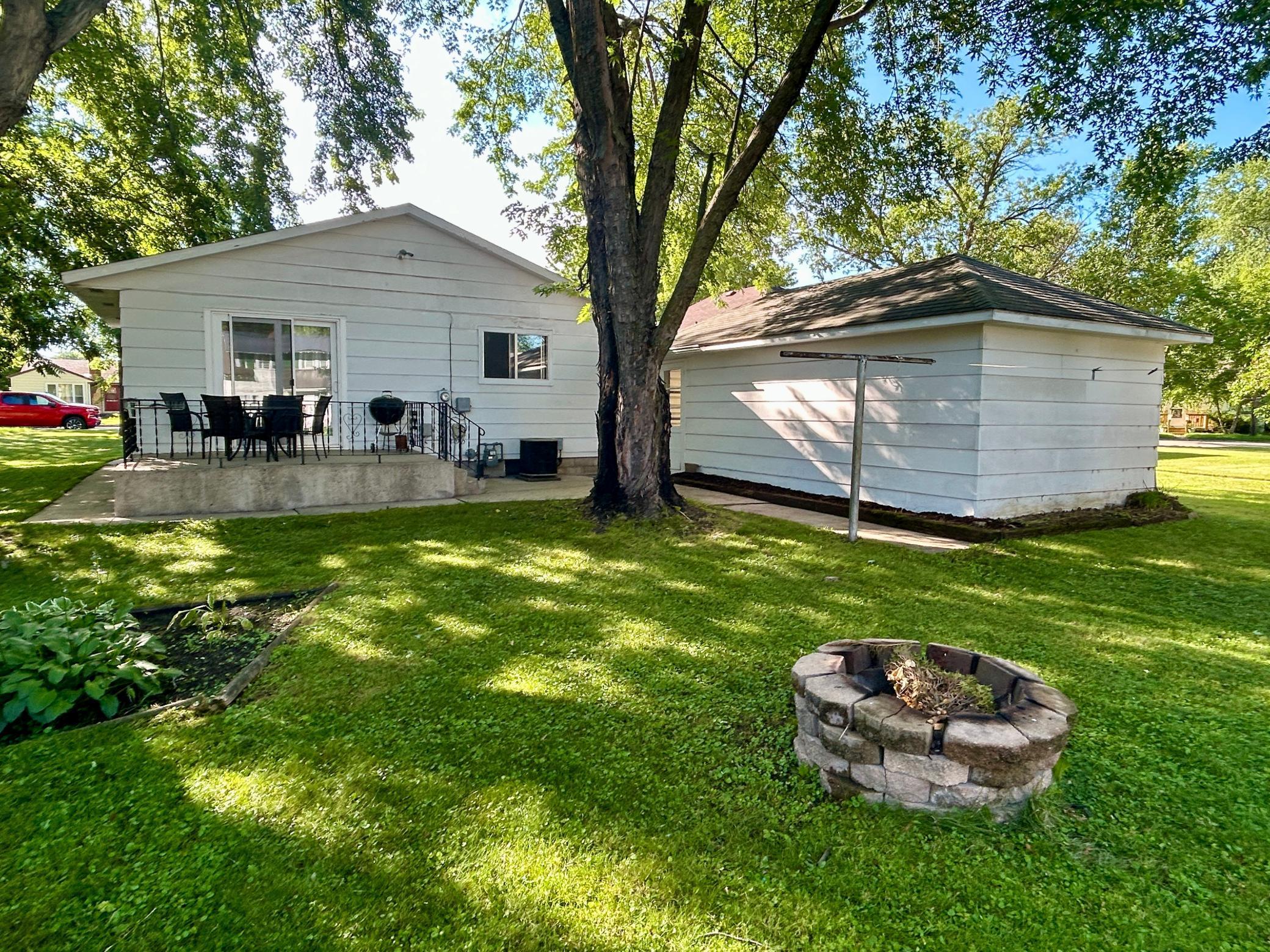 817 1st Street SW