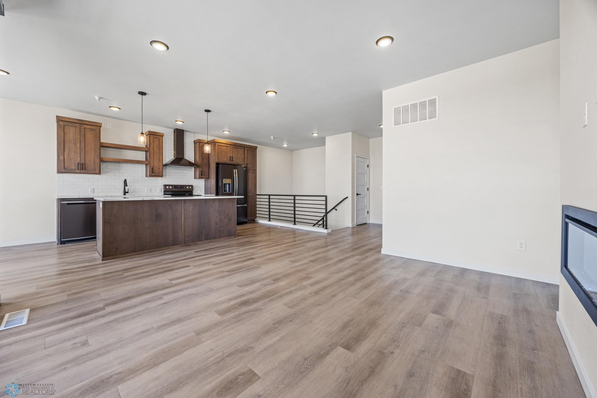 Fargo, North Dakota 58103, United States, 2 Bedrooms Bedrooms, ,2 BathroomsBathrooms,Residential,Active,250145