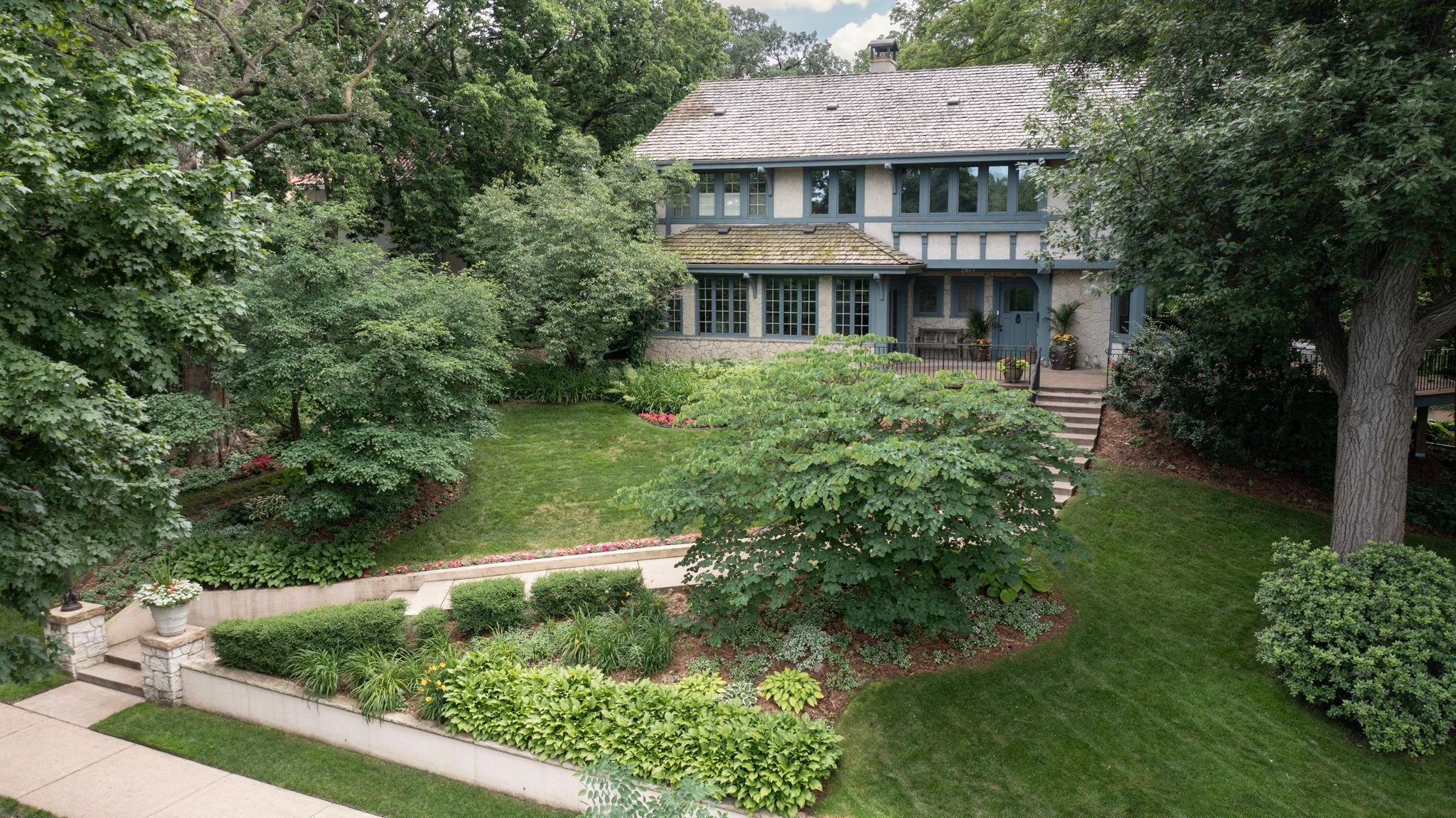 2617 Dean Parkway