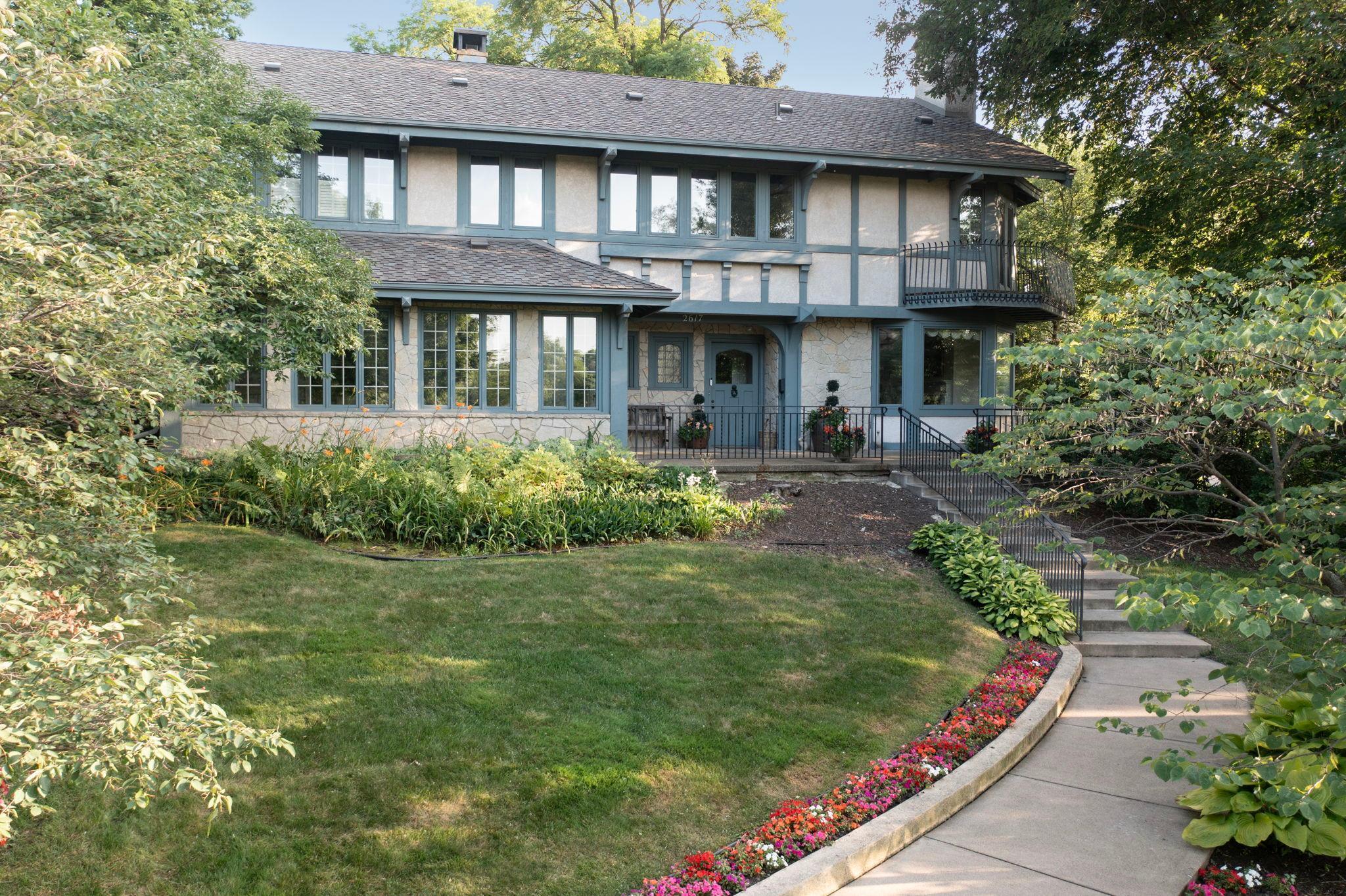 2617 Dean Parkway
