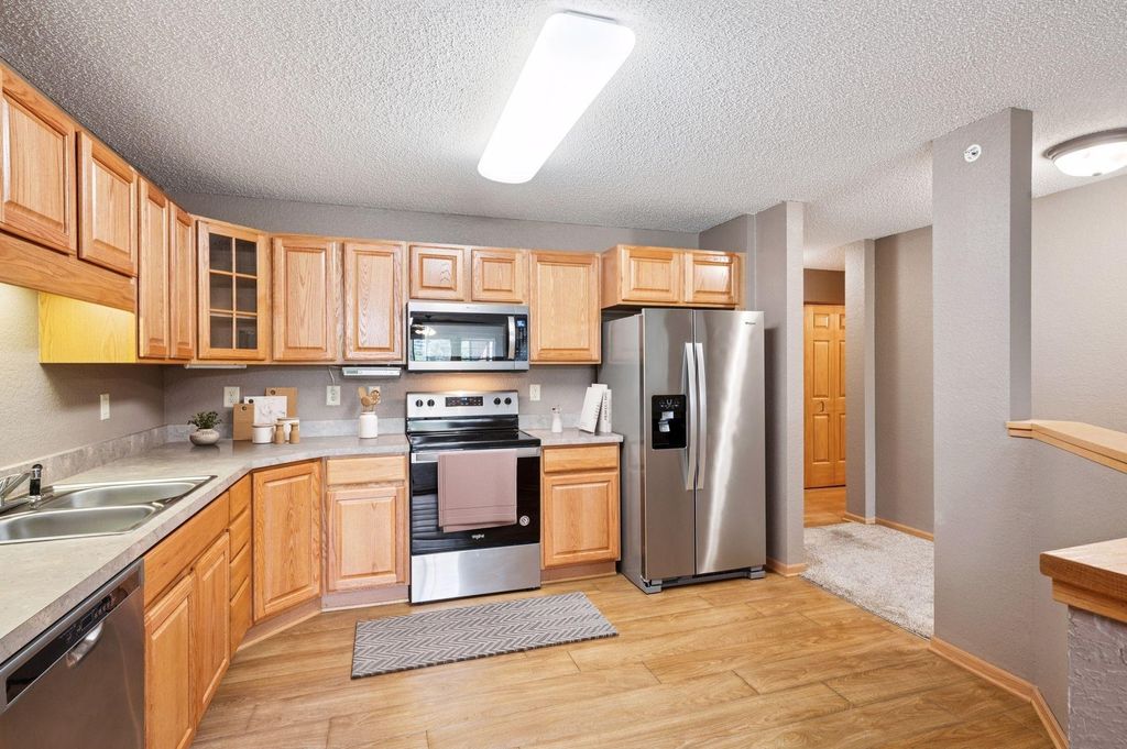 Photo of 935 Ferndale Street N #302, Maplewood, MN 55119 (MLS # 7008372)