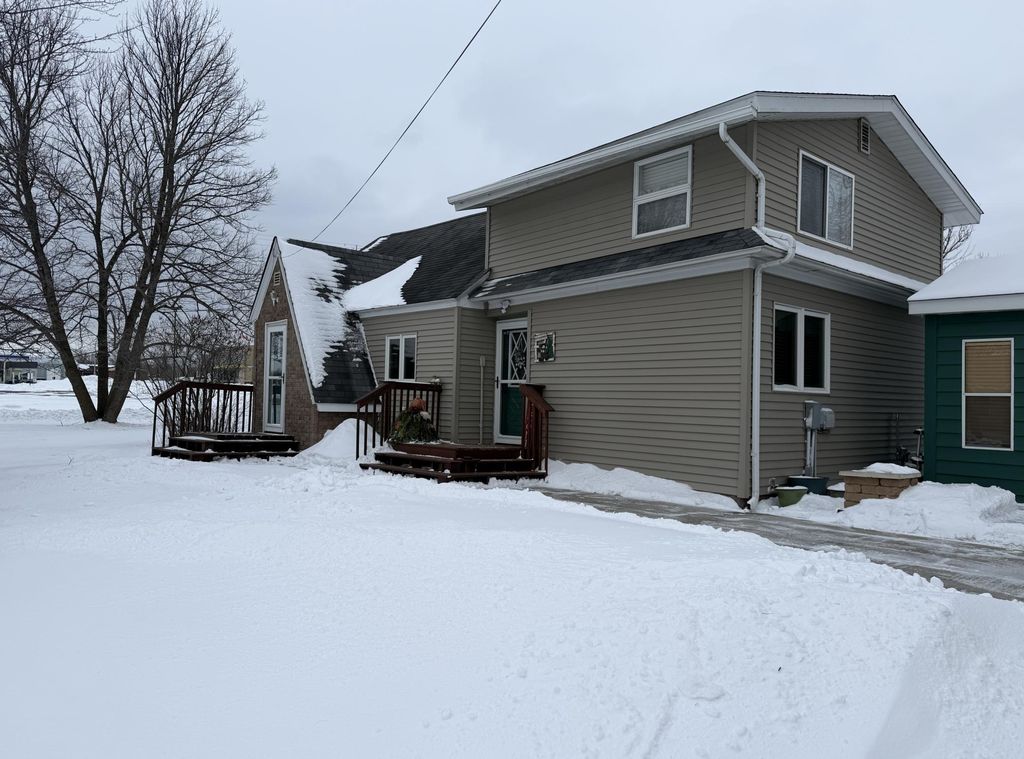 Photo of 1702 3rd Avenue W, International Falls, MN 56649 (MLS # 7023954)