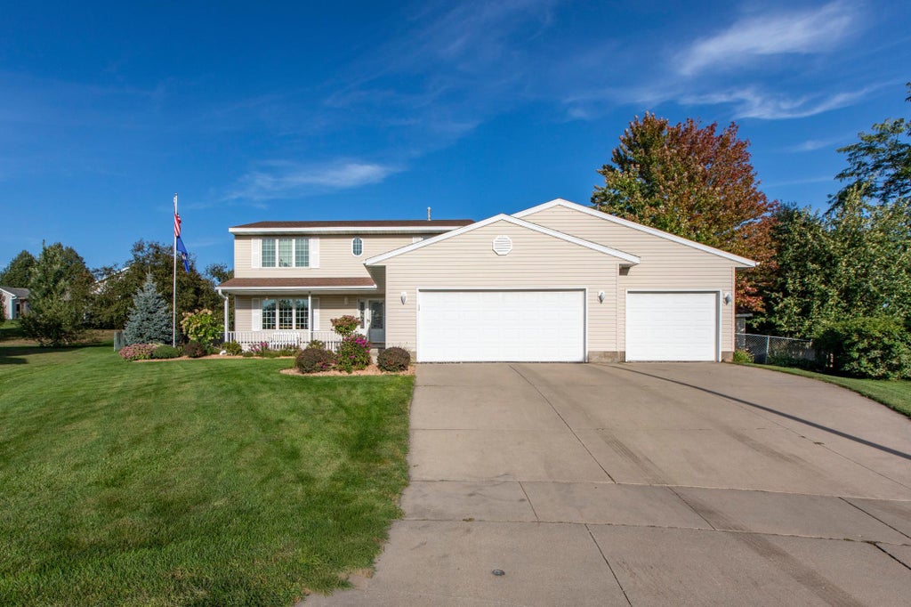 Photo of 4422 Surrey Lane NW, Rochester, MN 55901 (MLS # 7146296)