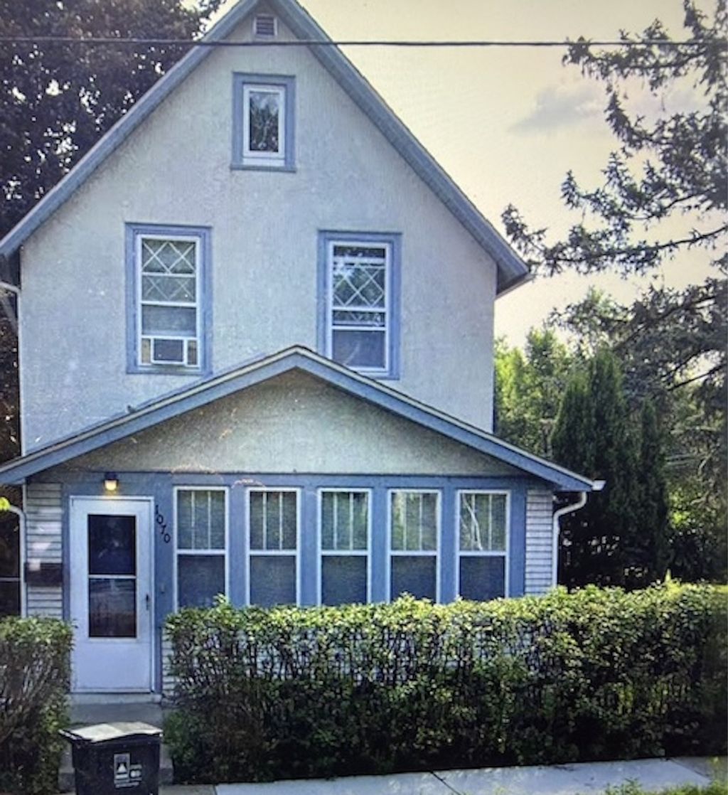 Photo of 1070 Dale Street N, Saint Paul, MN 55117 (MLS # 7073050)
