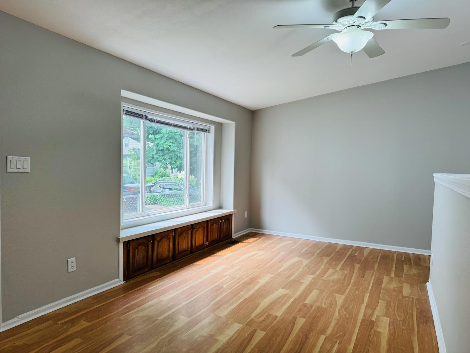 98 Magnolia Avenue W