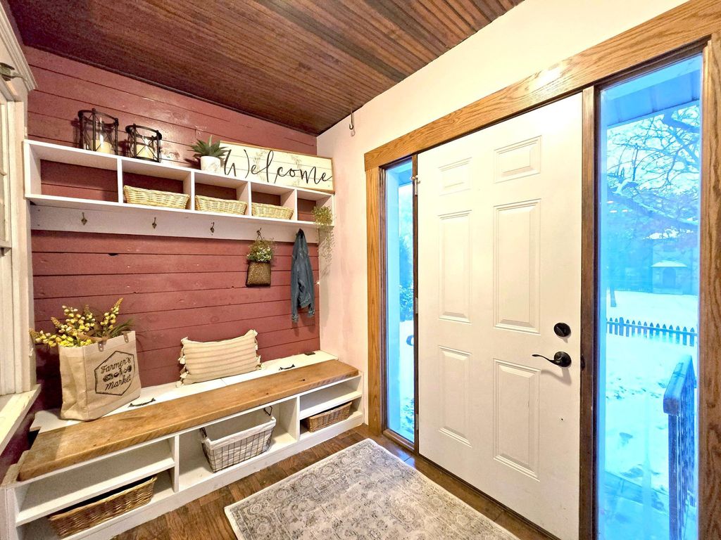 Photo of 2342 Bourne Avenue, Saint Paul, MN 55108 (MLS # 7010155)