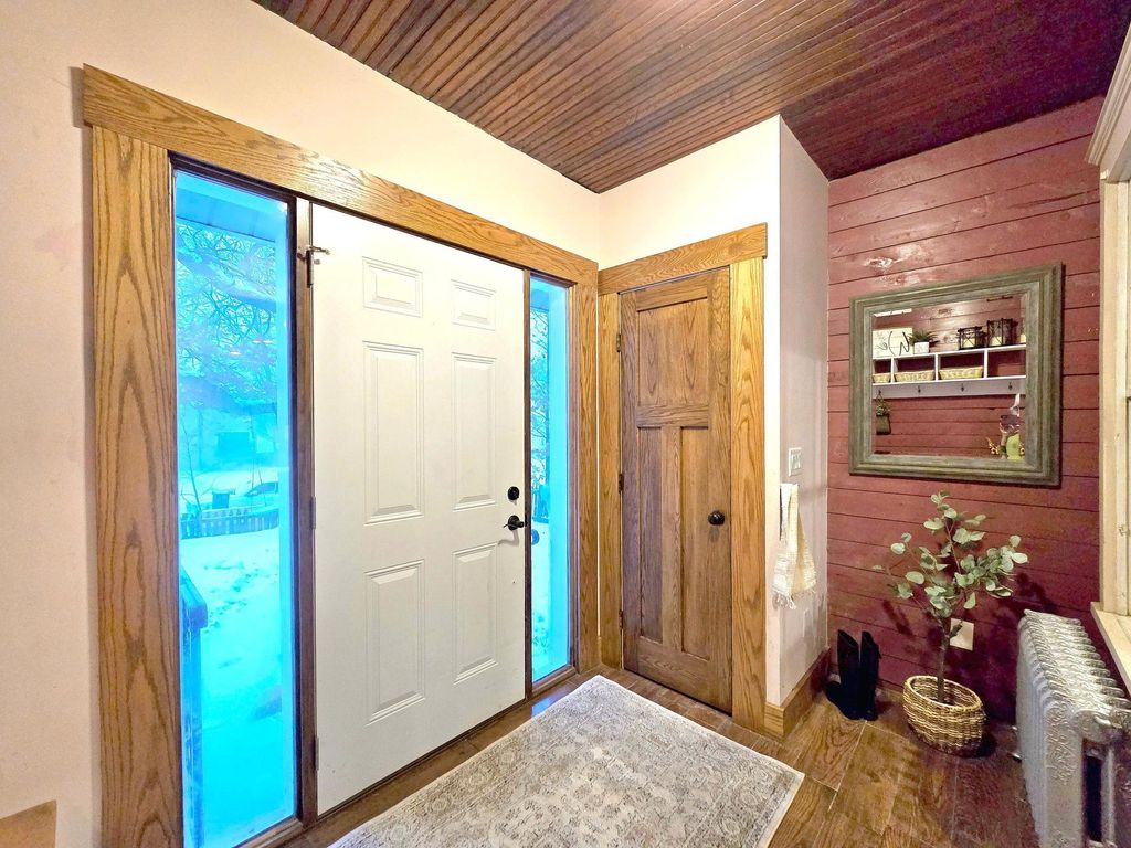 Photo of 2342 Bourne Avenue, Saint Paul, MN 55108 (MLS # 7010155)