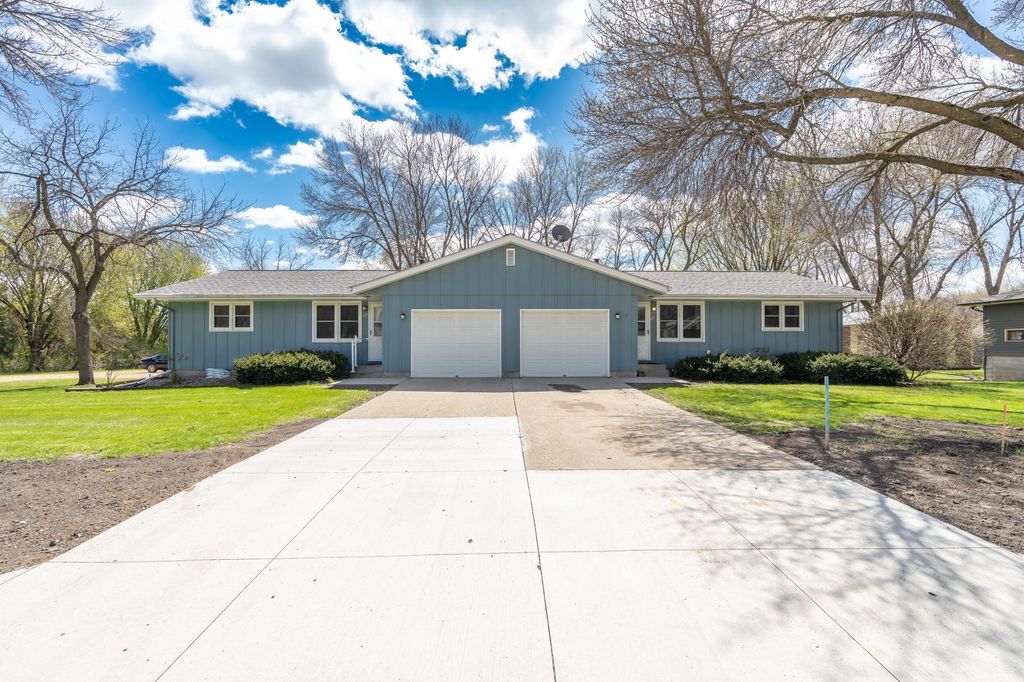 Photo of 502 Vine Avenue W, Montgomery, MN 56069 (MLS # 7065815)