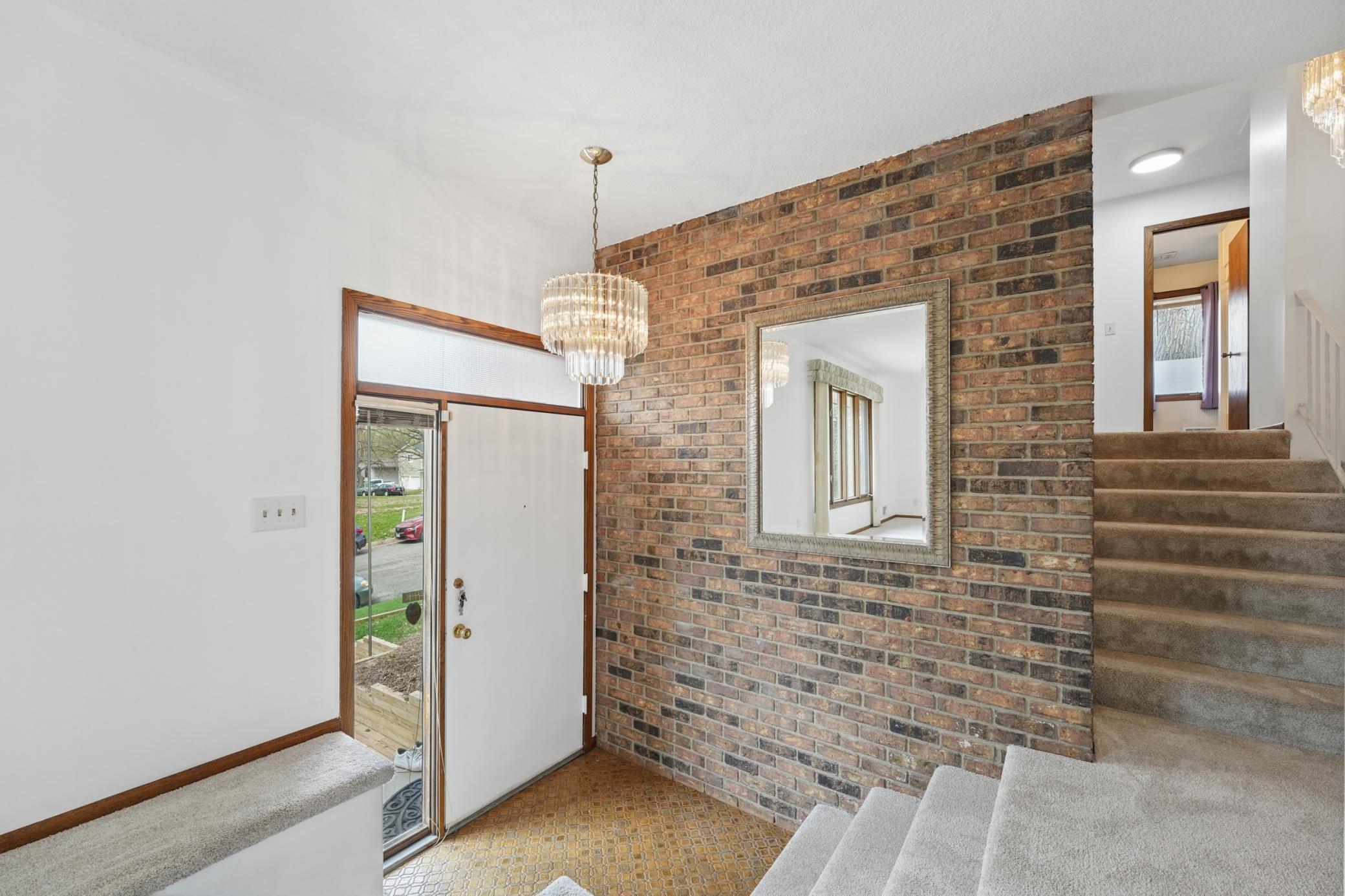 944 Pine View Court