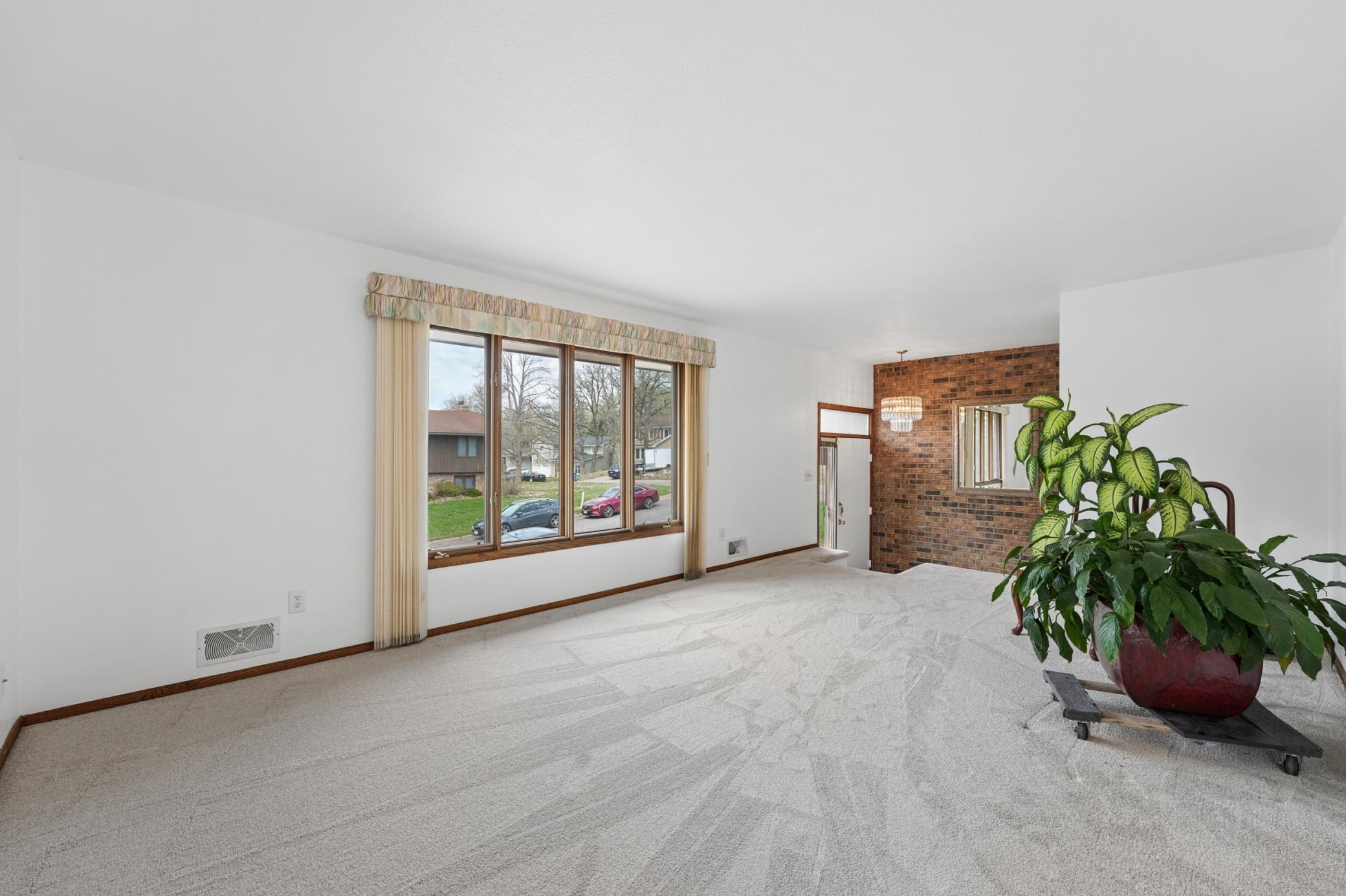 944 Pine View Court