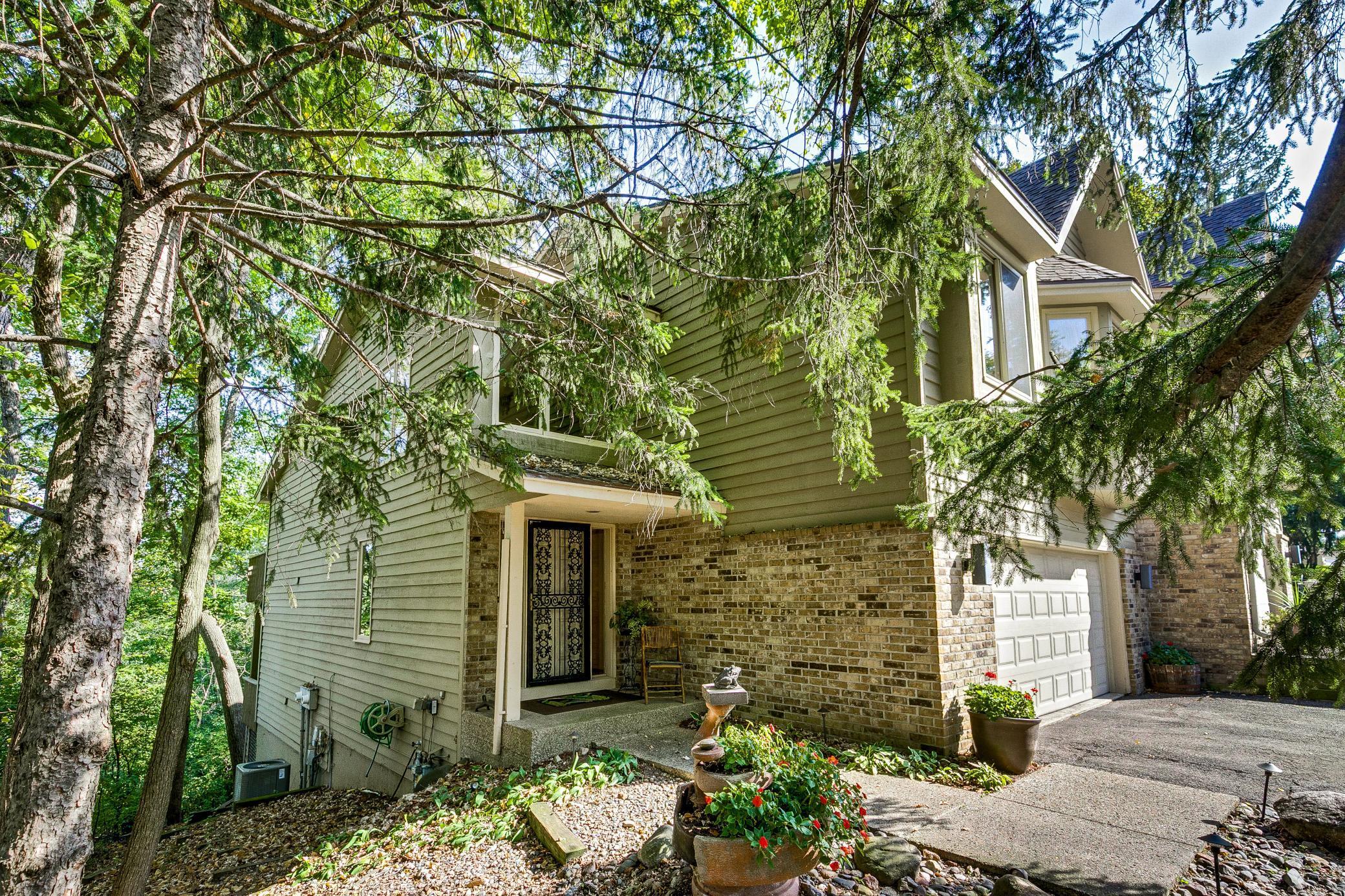 6831 Stonewood Court