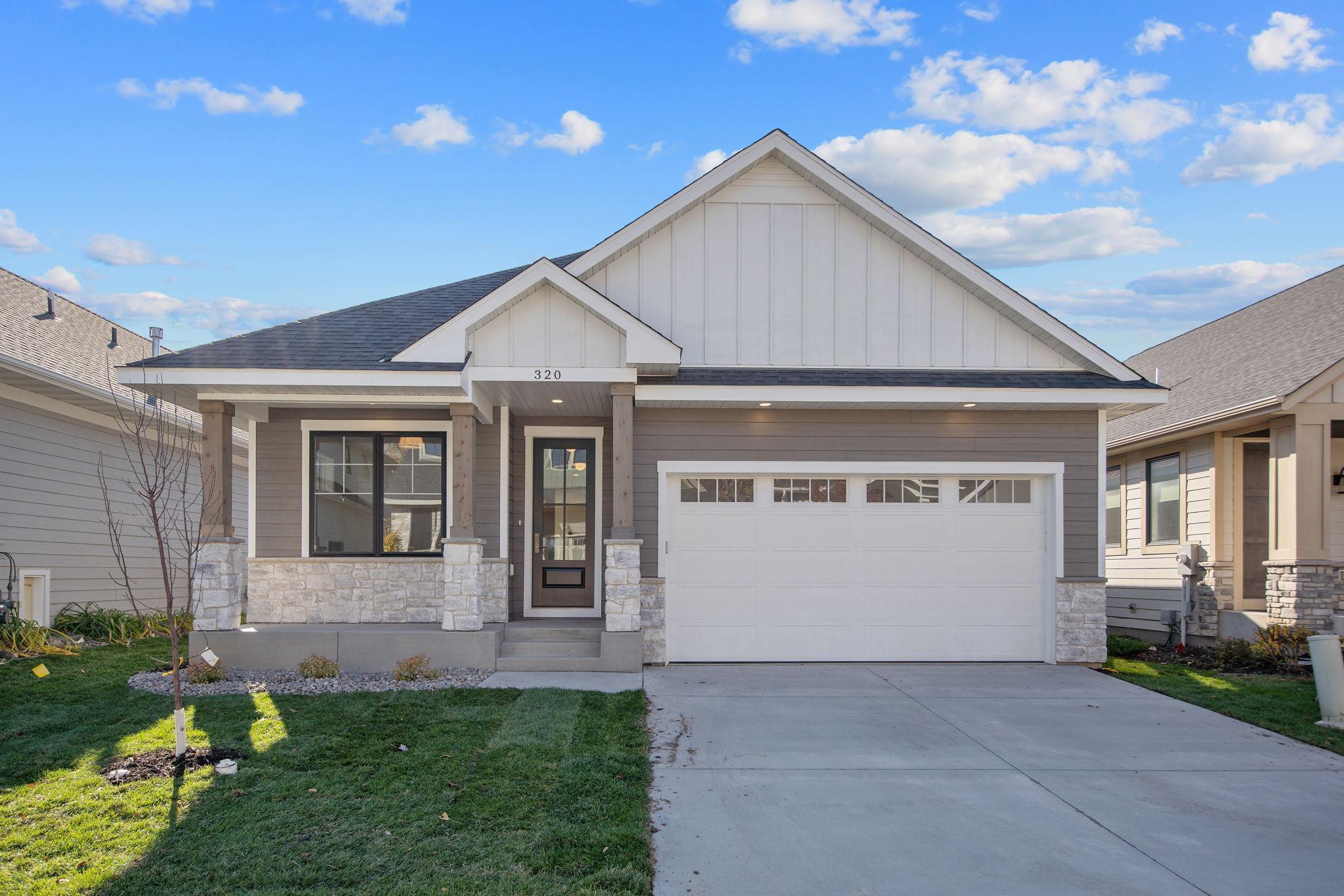 320 Laurel Curve