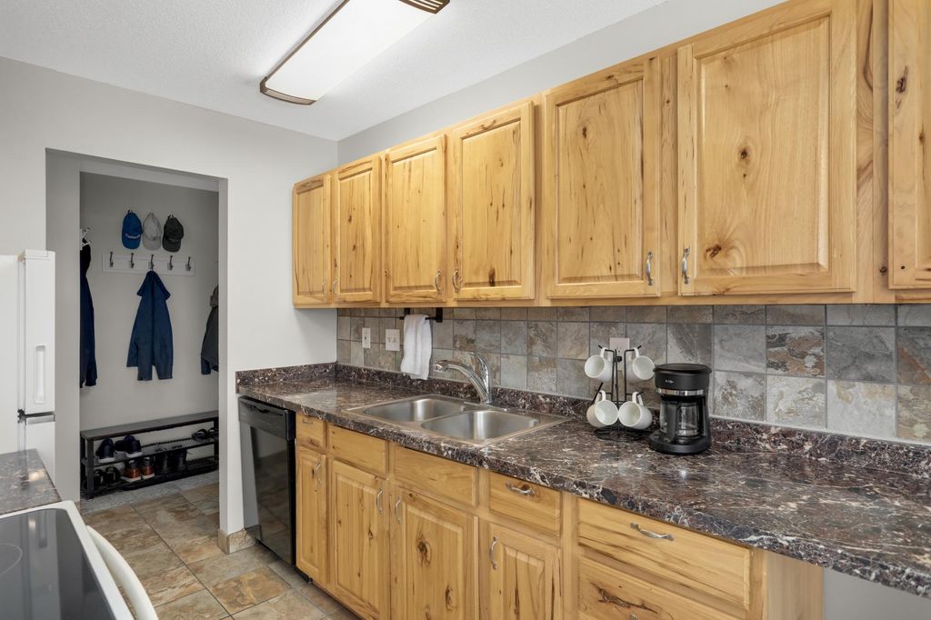 Photo of 811 Smetana Road #8, Hopkins, MN 55343 (MLS # 7038220)