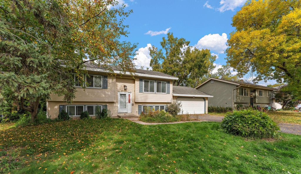 Photo of 475 Springhill Road, Vadnais Heights, MN 55127 (MLS # 7156949)
