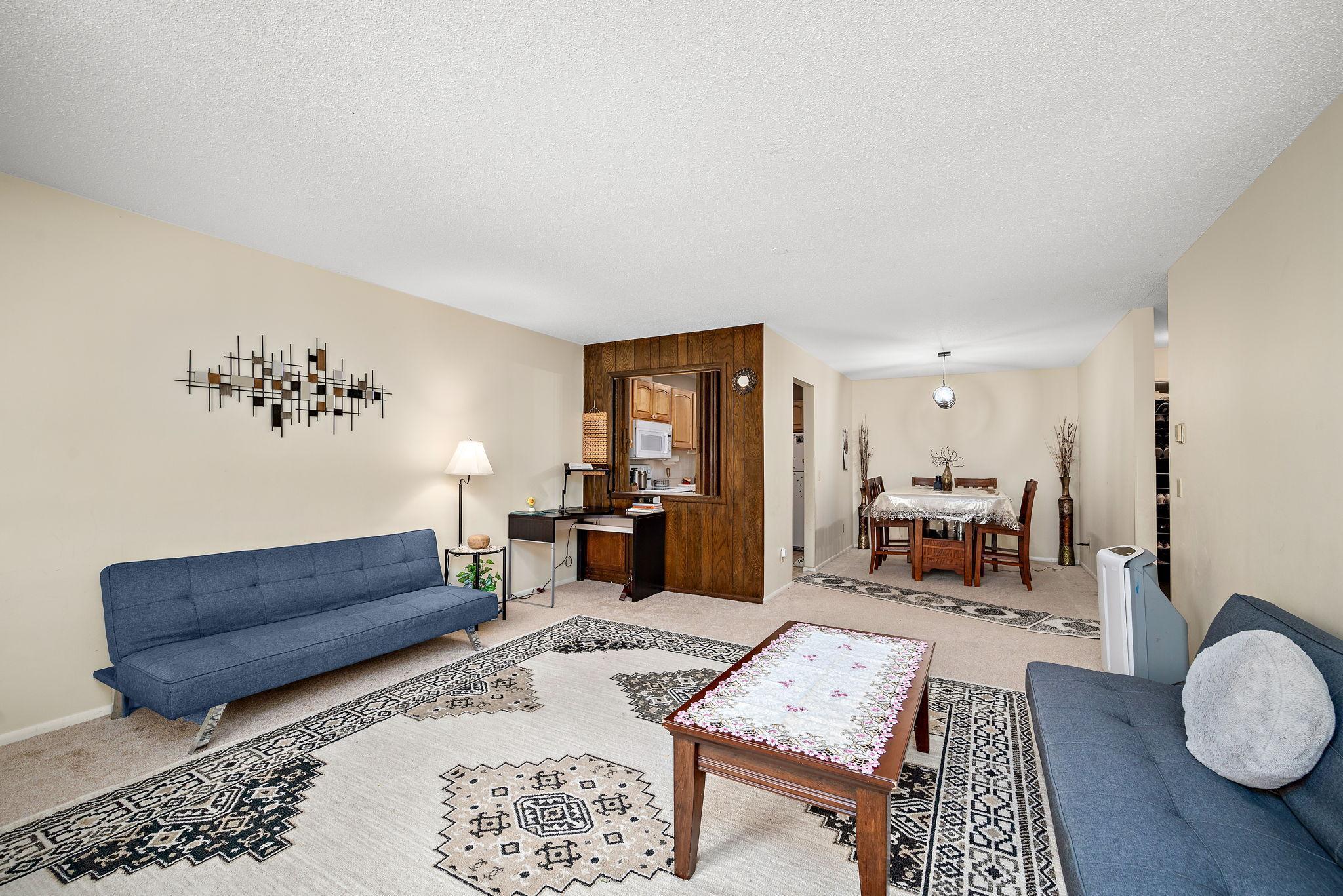 10211 Cedar Lake Road 204