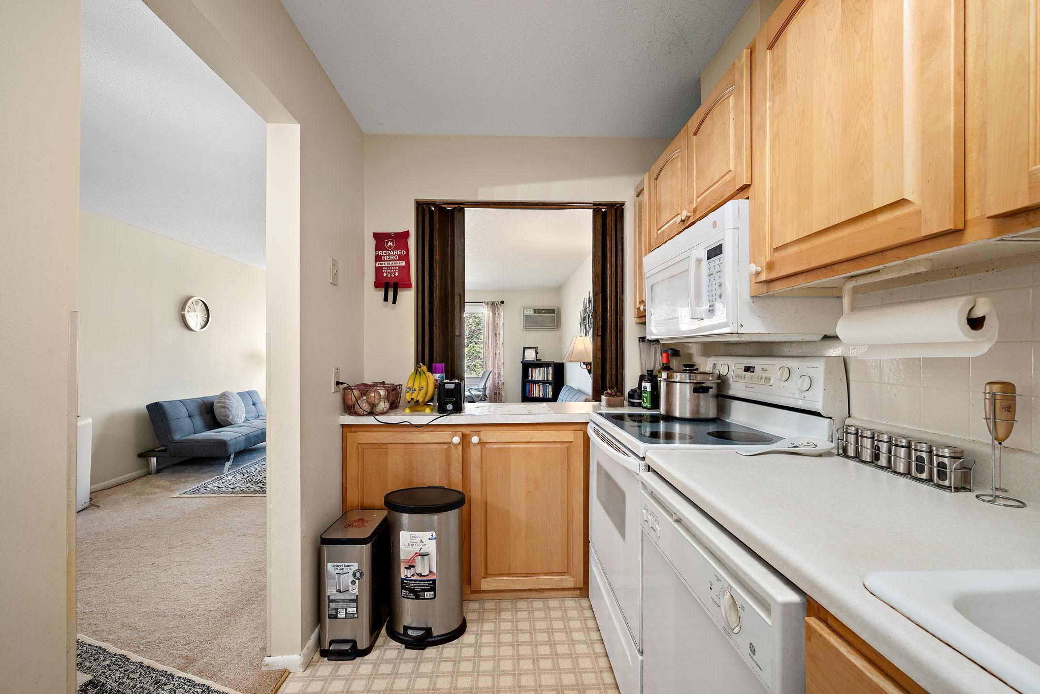 10211 Cedar Lake Road 204