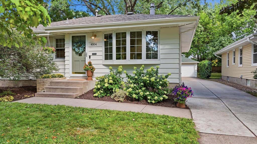 Photo of 4504 Halifax Avenue N, Robbinsdale, MN 55422 (MLS # 7132499)