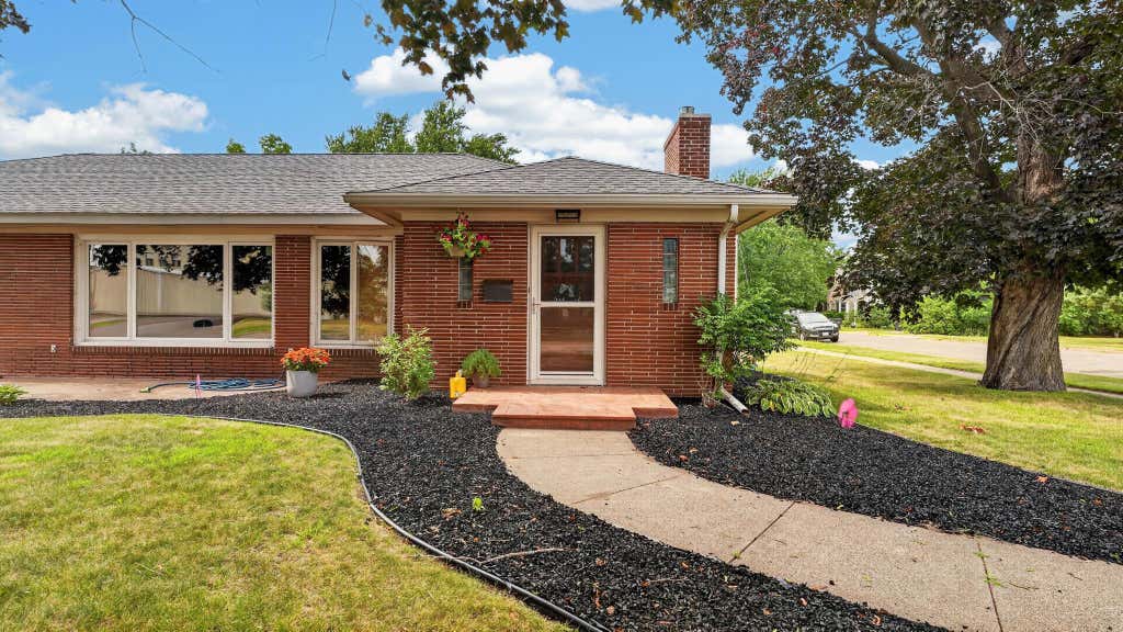 Photo of 305 7th Street SW, Pine City, MN 55063 (MLS # 7121249)
