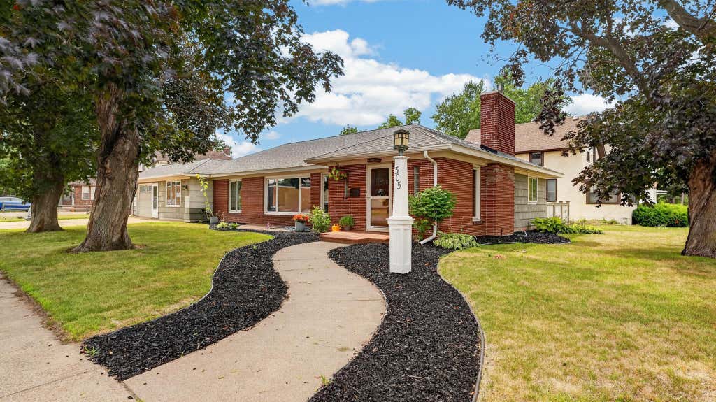 Photo of 305 7th Street SW, Pine City, MN 55063 (MLS # 7121249)