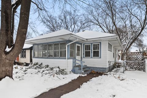 704 Lexington Parkway N Saint Paul MN 55104