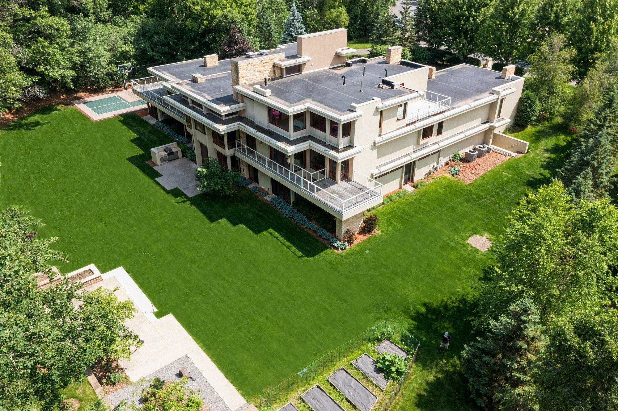 685 Hidden Creek Trail