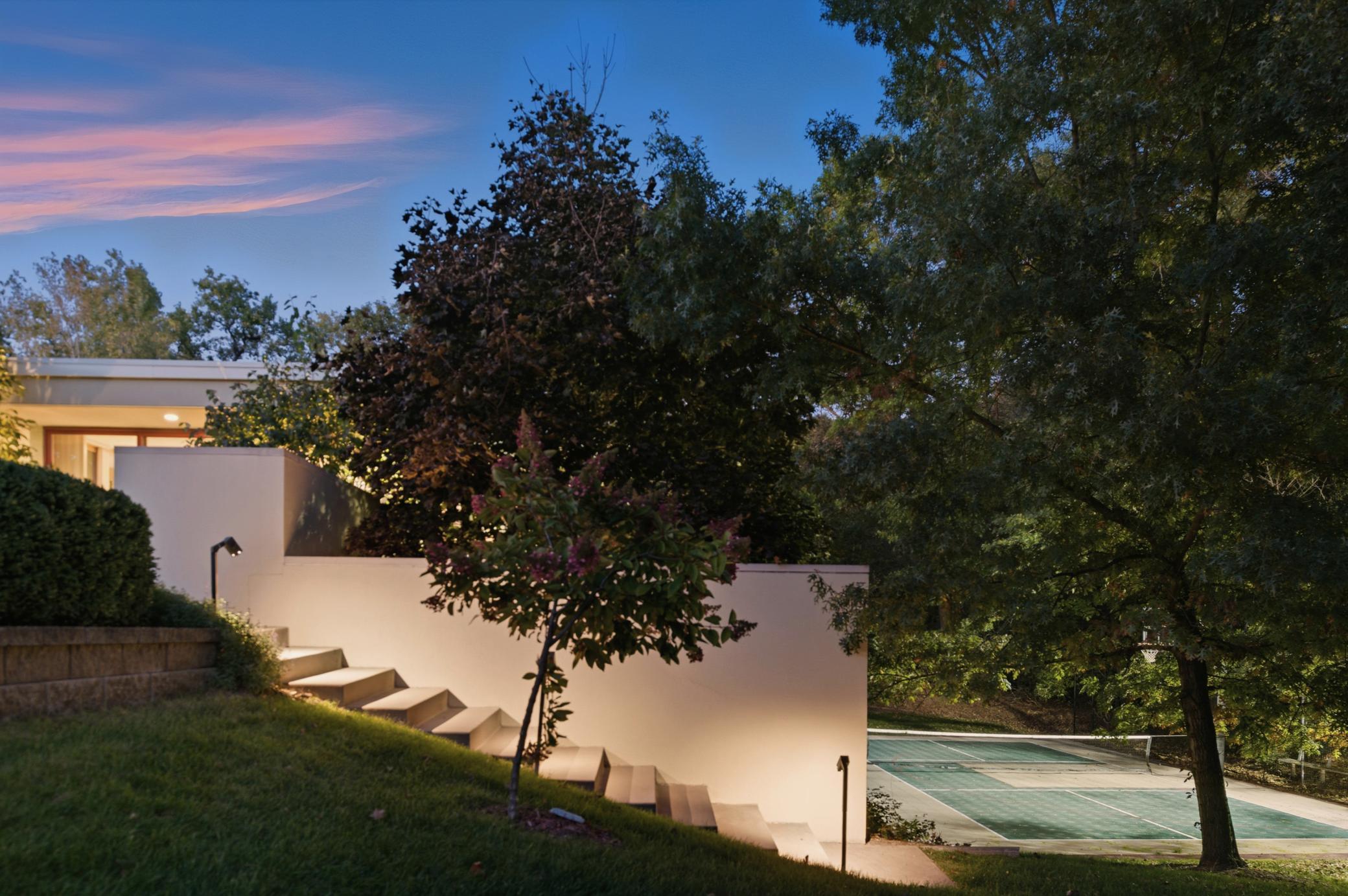 685 Hidden Creek Trail