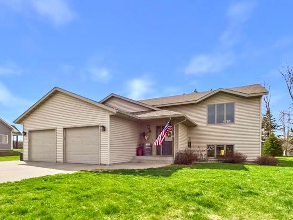 Photo of 2646 Lois Lane SE, Alexandria, MN 56308 (MLS # 7064570)