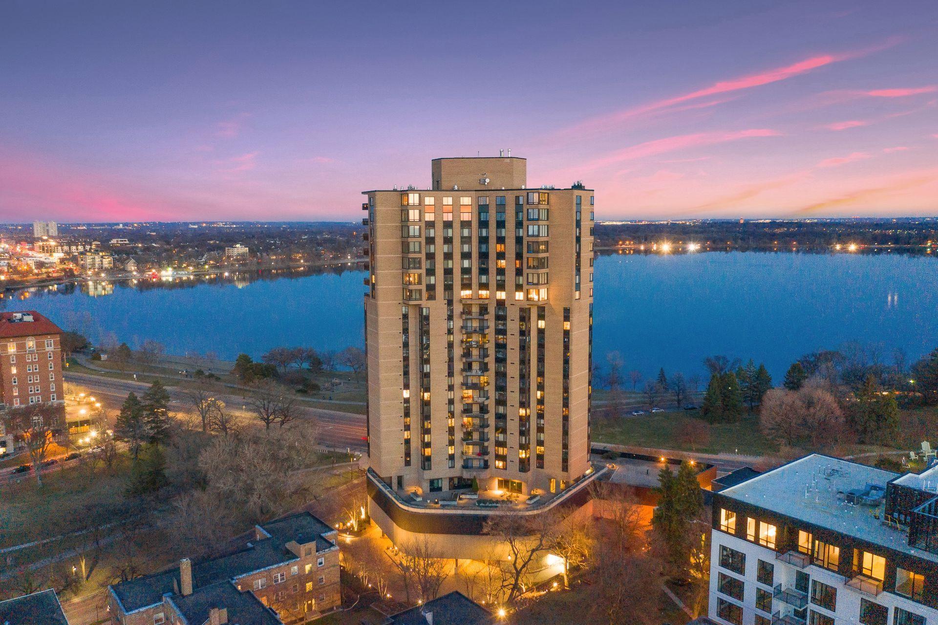 2950 Dean Parkway 1903-4