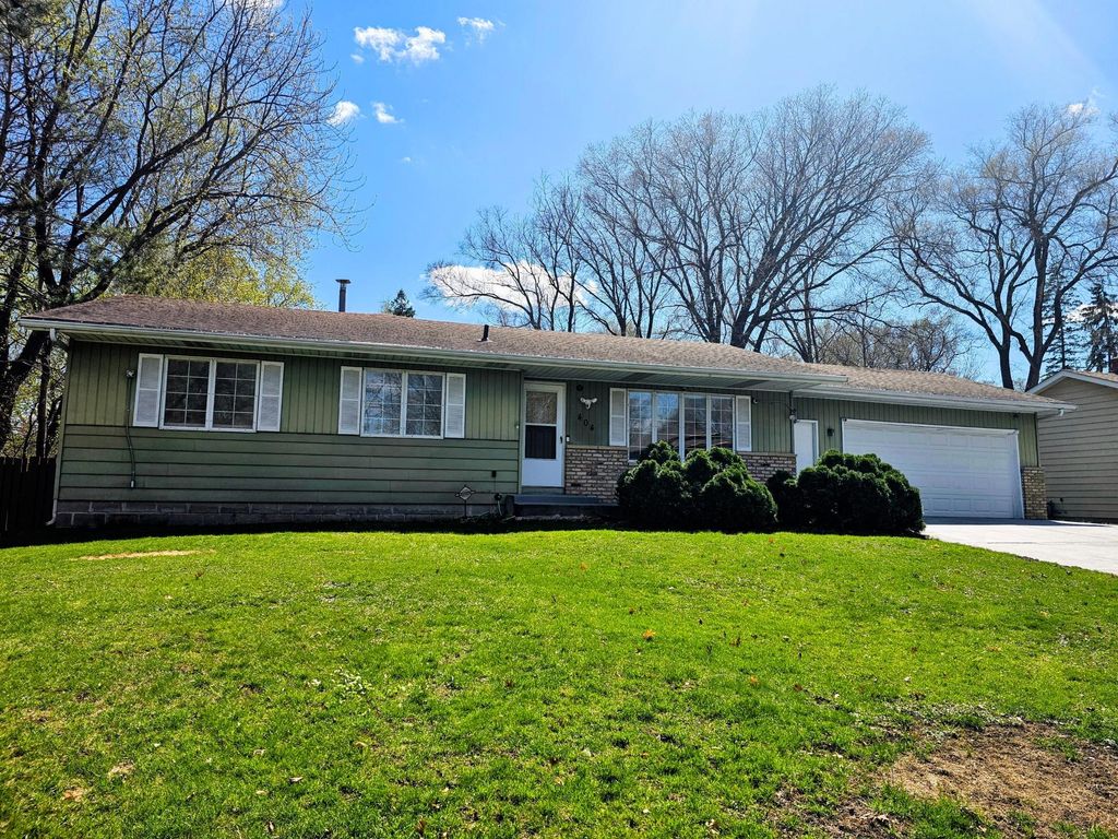 Photo of 404 Stanley Street, West Saint Paul, MN 55118 (MLS # 7077427)