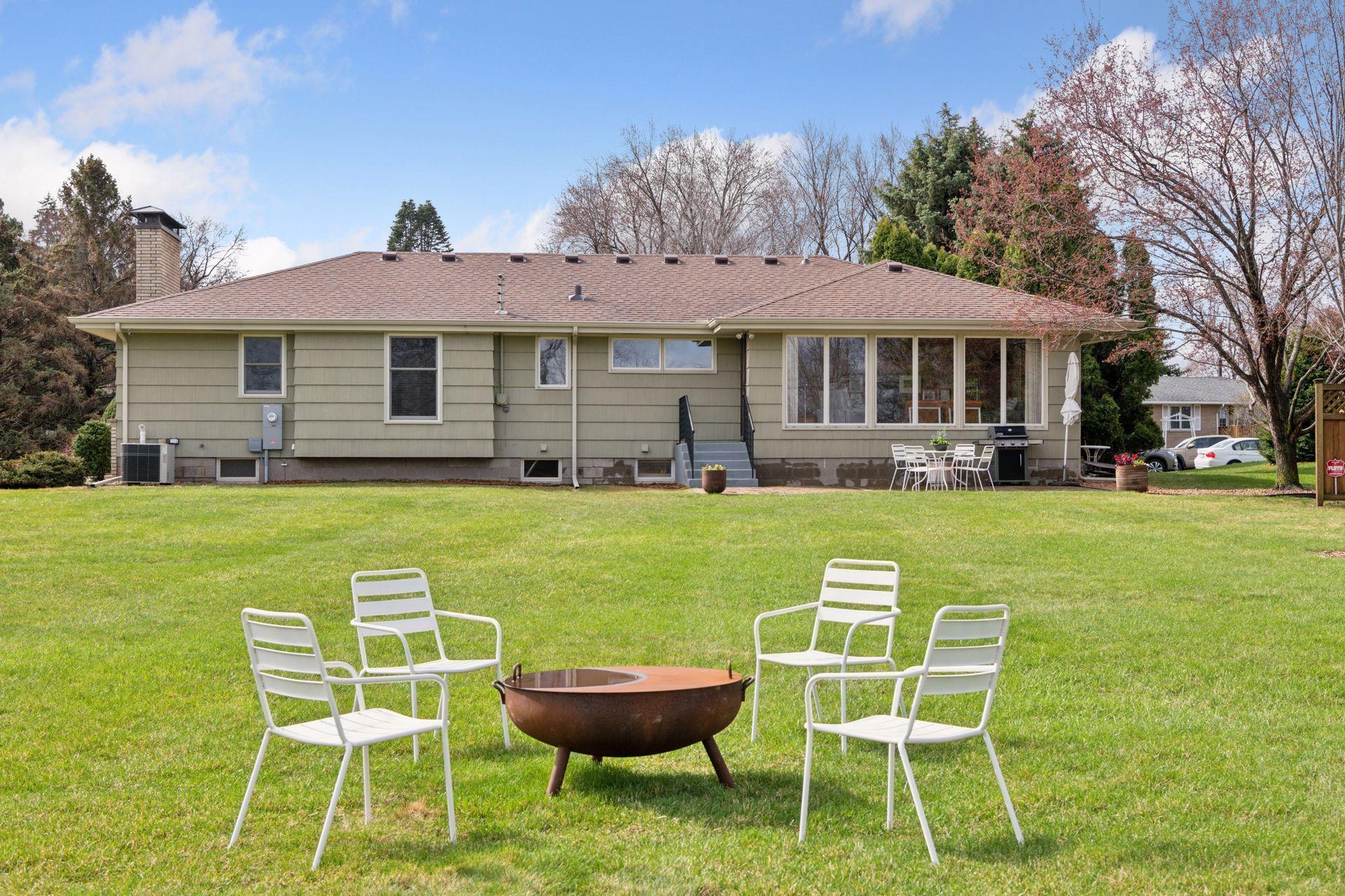 2503 Snelling Curve