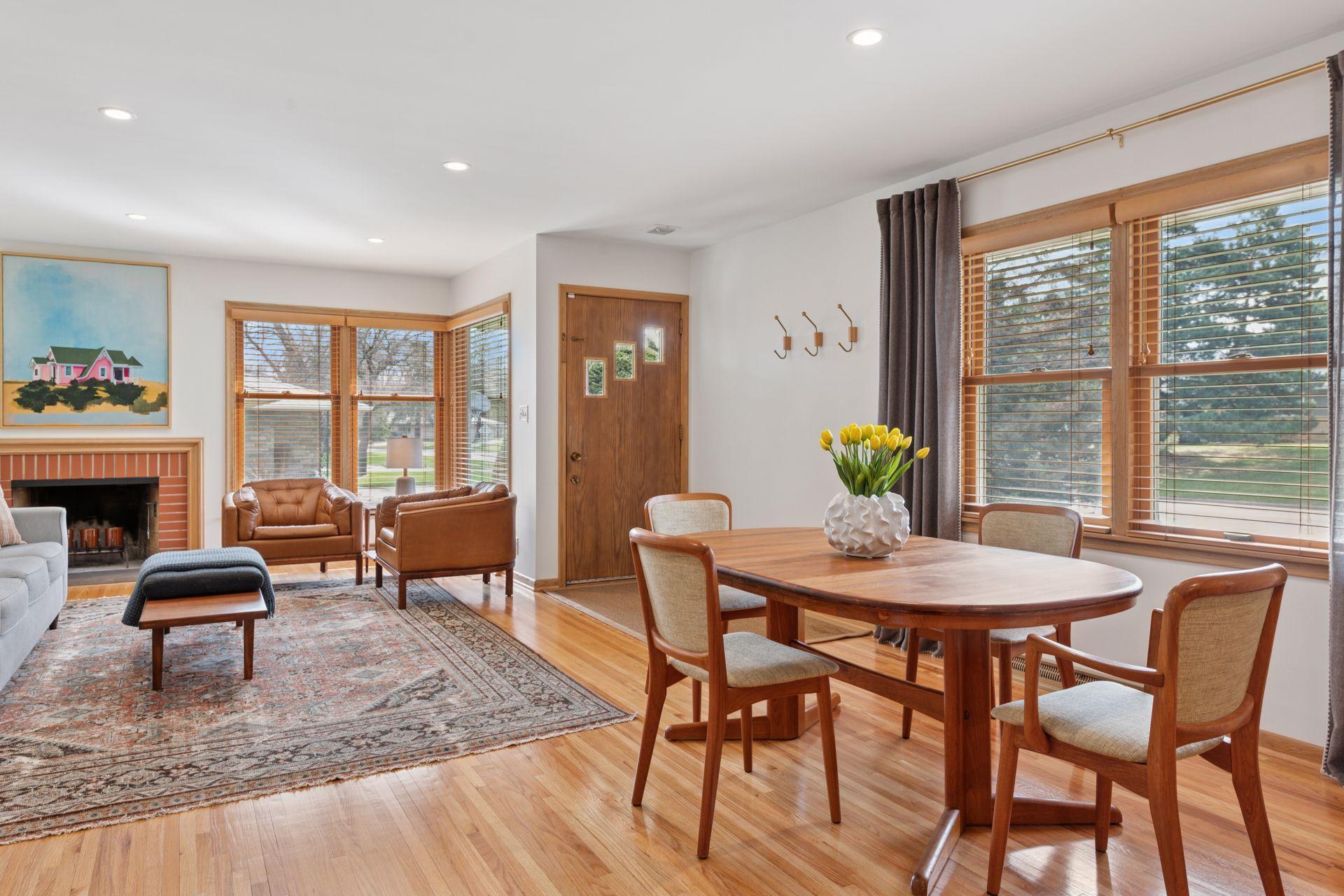 2503 Snelling Curve