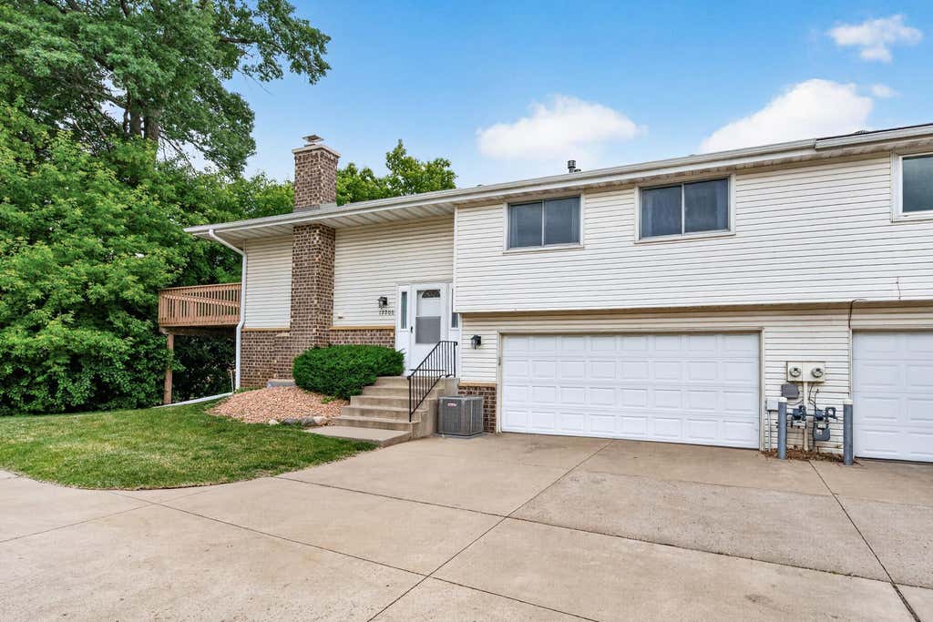 Photo of 12206 Oak Leaf Circle, Burnsville, MN 55337 (MLS # 7098779)