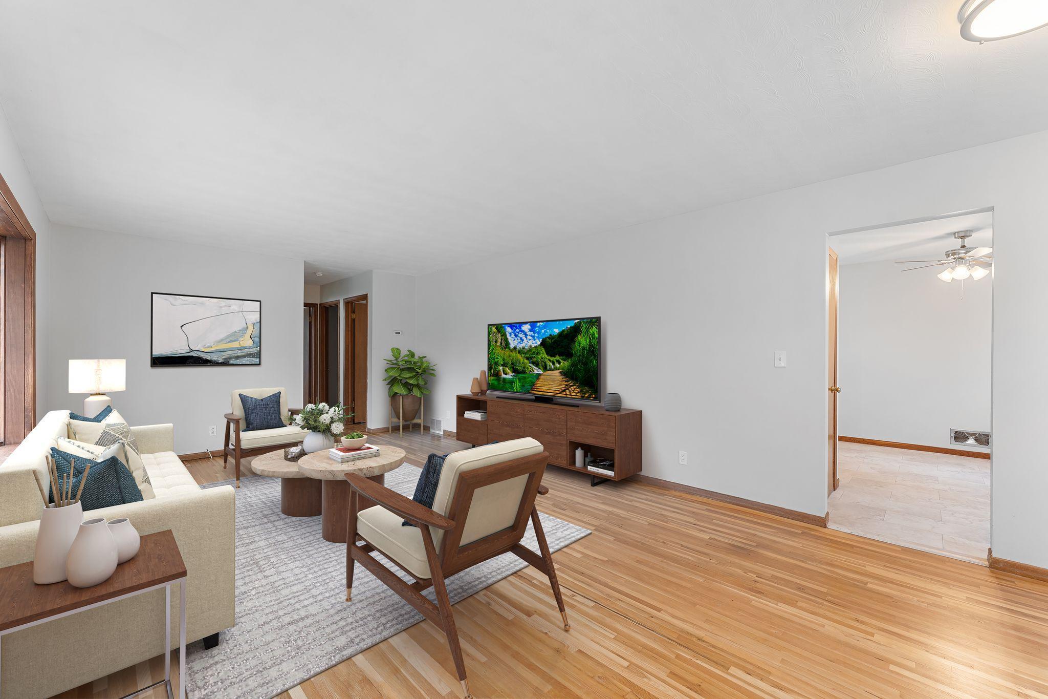 811 Pandora Drive NE