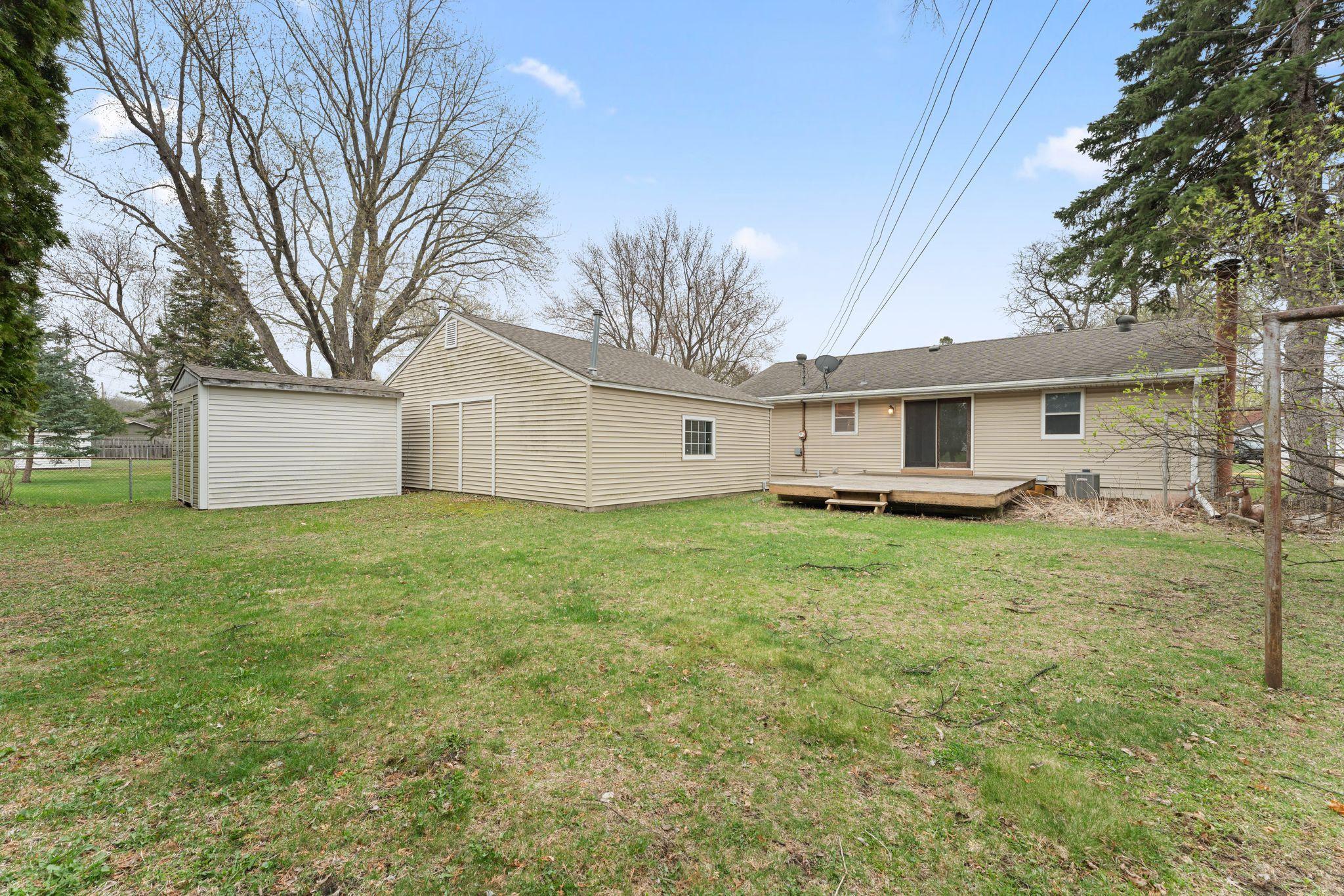 811 Pandora Drive NE