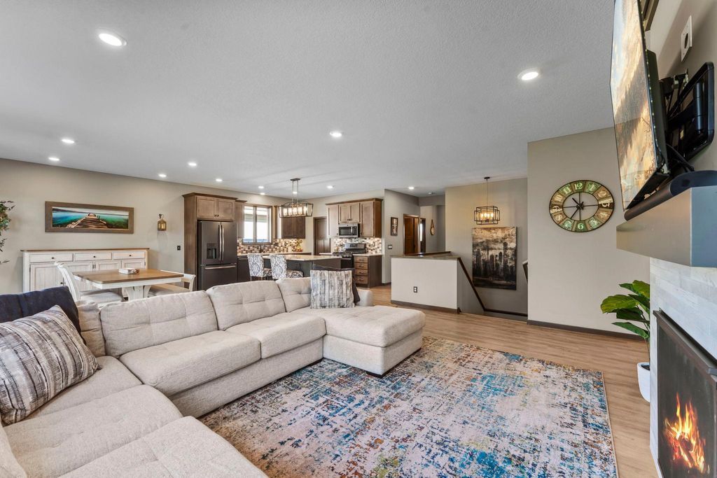 Photo of 5194 Sundial Lane, Woodbury, MN 55129 (MLS # 7003105)