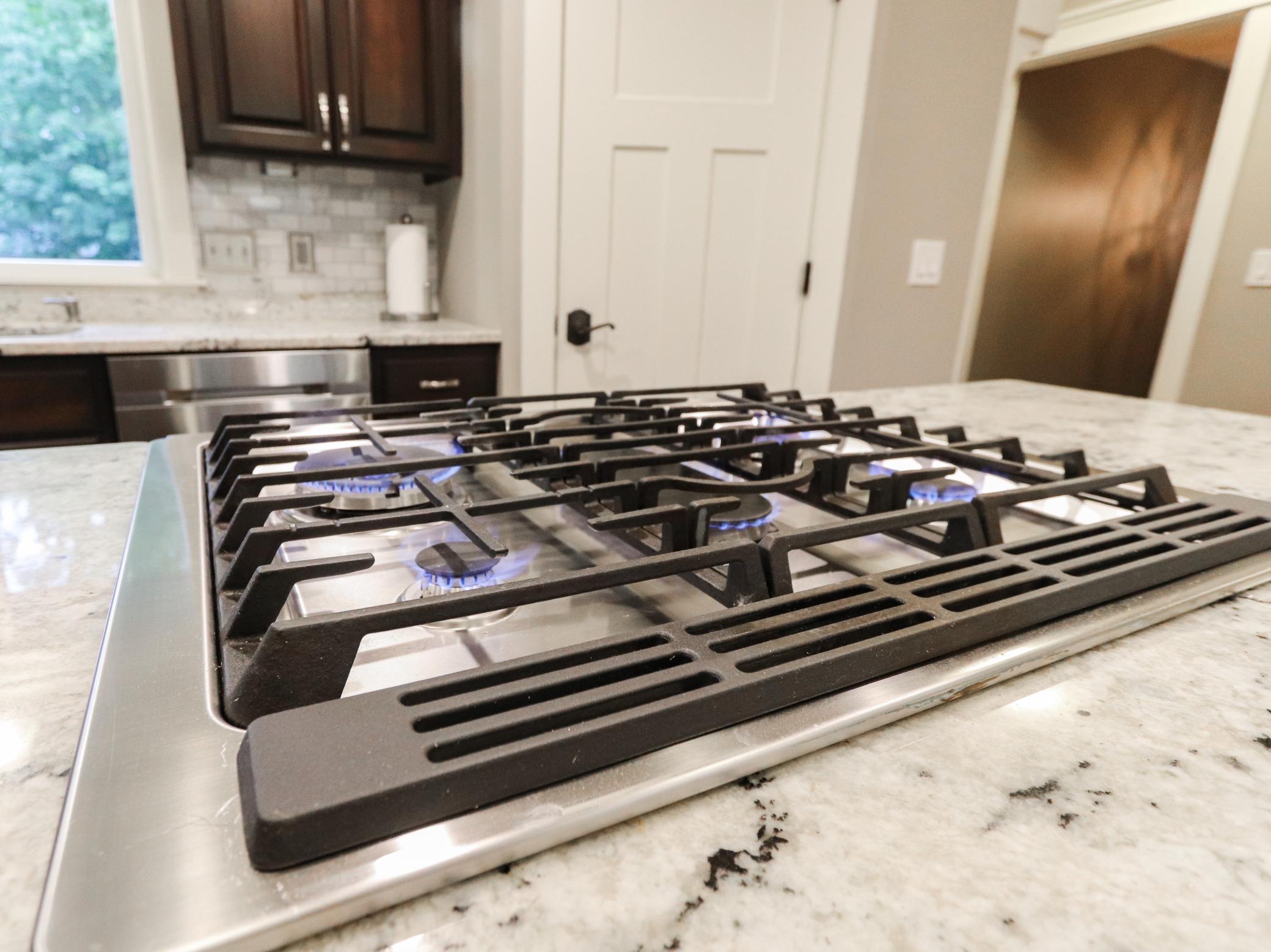 3080 Upper 76th Street E