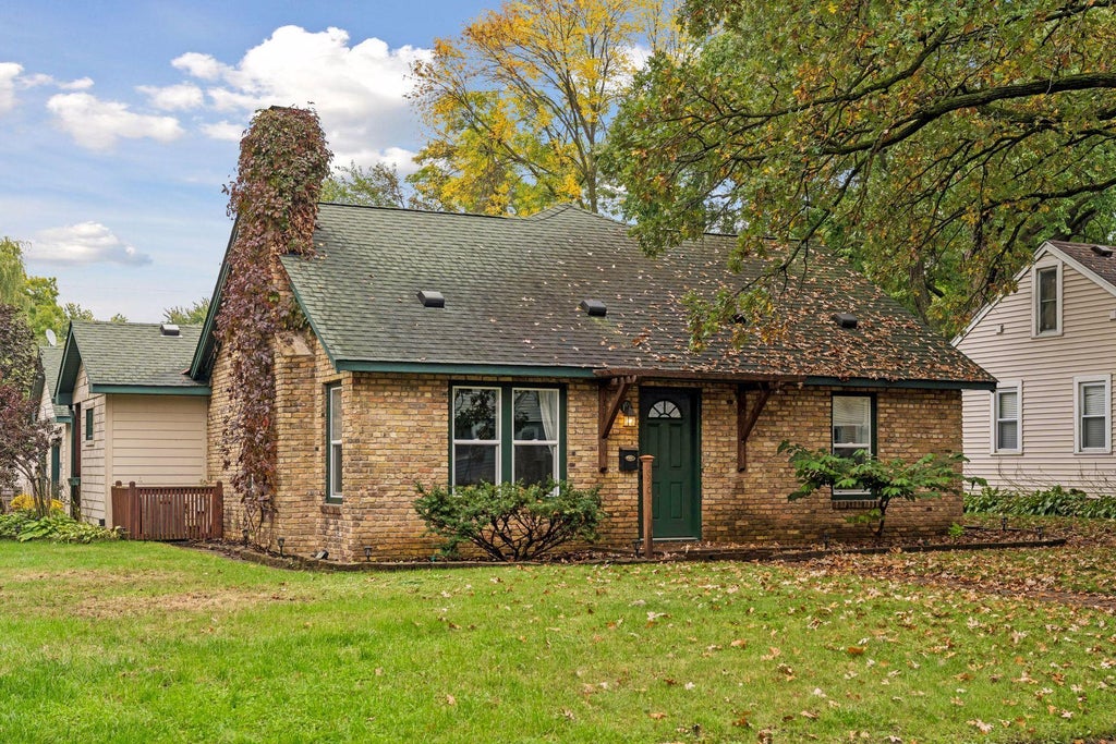 Photo of 6901 James Avenue S, Richfield, MN 55423 (MLS # 7153538)