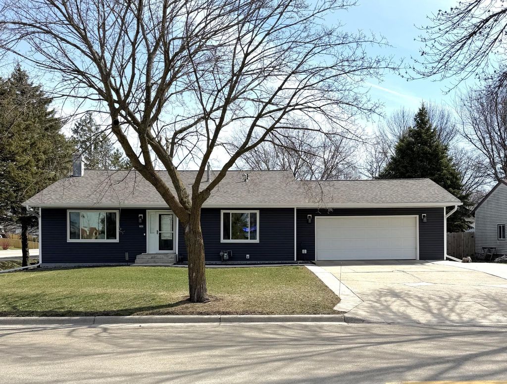 Photo of 2595 3rd Avenue NE, Owatonna, MN 55060 (MLS # 7051349)