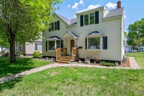 Photo of 820 N 6th Street, Montevideo, MN 56265 (MLS # 7059455)